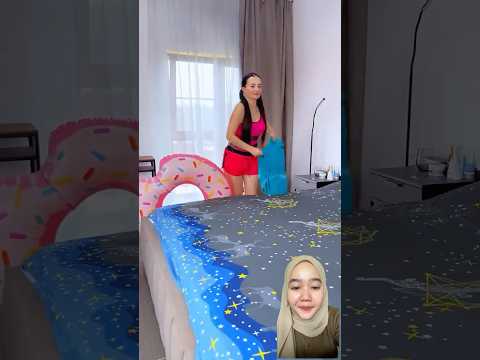 BERENANG PAKE SEPREI AJAIB #pool #swimming #waterpark #swimmingpool #waterslide #funny #fyp #diy