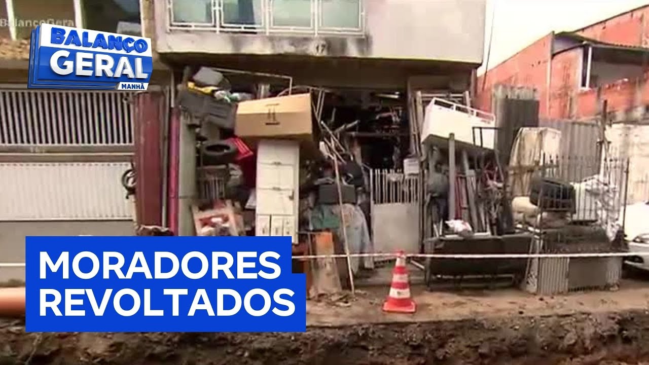 Moradores denunciam acúmulo de lixo por idoso na zona leste de São Paulo