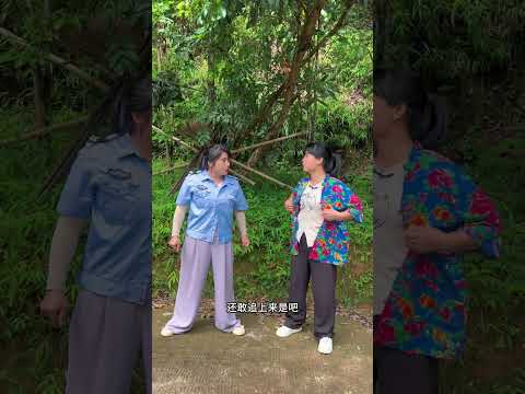 嚣张劫匪团伙作案抢劫保安刚发的工资，被武功高强保安一脚踹飞！ #正能量短剧 #funny #正能量剧情 poster