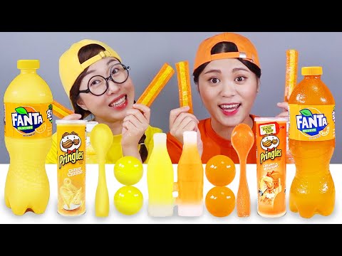黄色いデザートVSオレンジ色のデザート食べる音ドナ