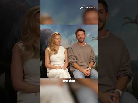 FUNNY moment when Jonathan Bailey confuses Scarlett Johansson