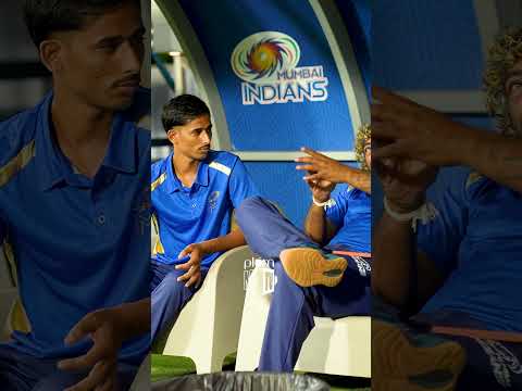 Izhar getting lessons from the 𝑺𝒍𝒊𝒏𝒈𝒂 𝑺𝒄𝒉𝒐𝒐𝒍 of fast bowling! 🫡#MumbaiIndians #TATAIPL