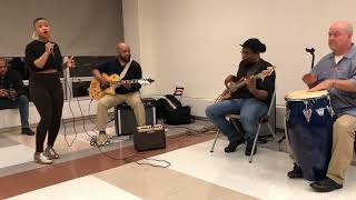 Koute Moun Yo     (Tequila Minsky)