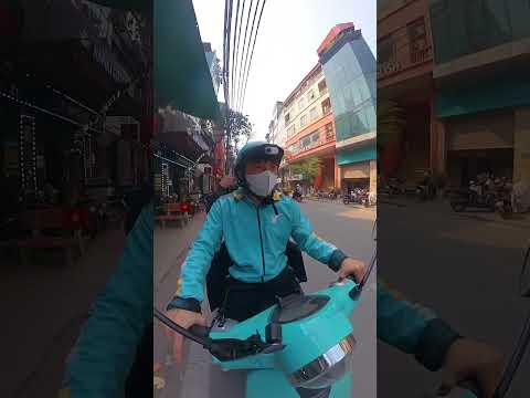 Anh khách Xanh SM trêu bạn thân