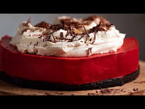 Red Velvet Cheesecake - it's no bake!