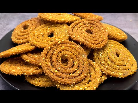 एकदम कुरकुरी और झटपट बनने वाली स्वादिष्ट चकली Chakli Recipe | Holi Special Recipes | Instant Chakli