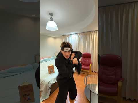 世界で大流行のNEWナルトダンス違うバージョン踊ってみた🕺✨#Shorts