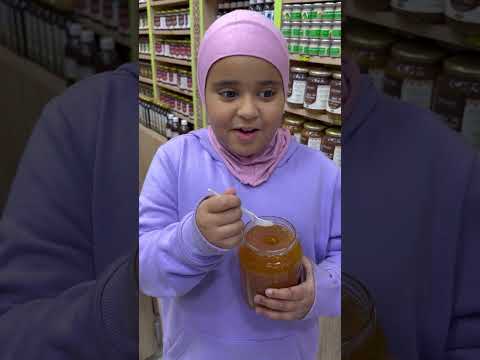 بنتي كتشارككم فرحتها داخل محلّ الأعشاب ❤️