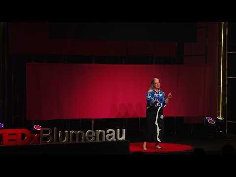 O Brasil Além dos Estereótipos | Néli Pereira | TEDxBlumenau