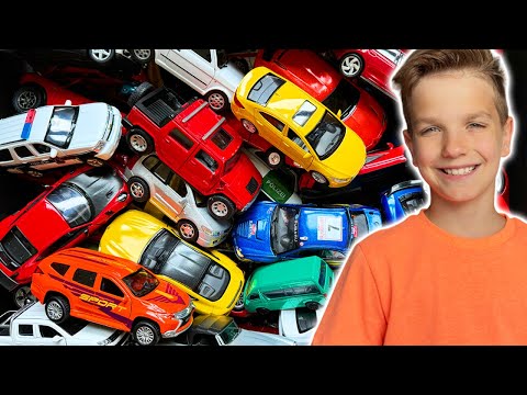 Mark has many cars and few cars at the same time