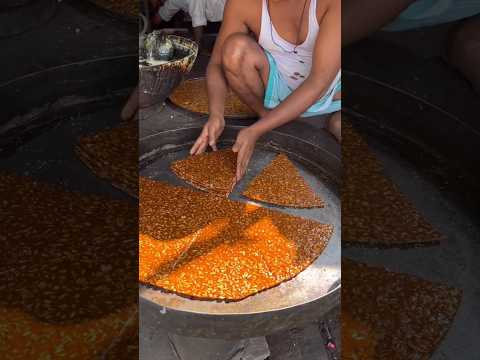 गुड की चिक्की (Peanut Chikki) Making #shorts #foodshorts #streetfood #food