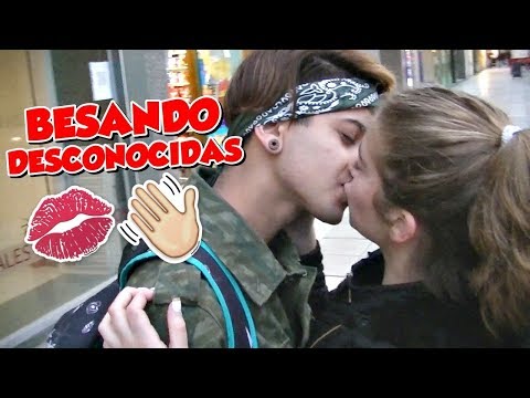 CHAPE (beso) O CACHETADA / BESANDO DESCONOCIDAS