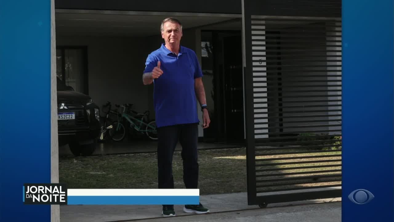 Policiais monitoram ex-presidente Jair Bolsonaro