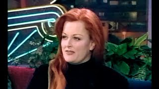 Wynonna Judd flirts with David Lynch