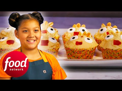 10-Year-Old Makes CUTEST Vanilla Cupcakes With Bacon & Peanut Frosting! | Kids Baking Championship