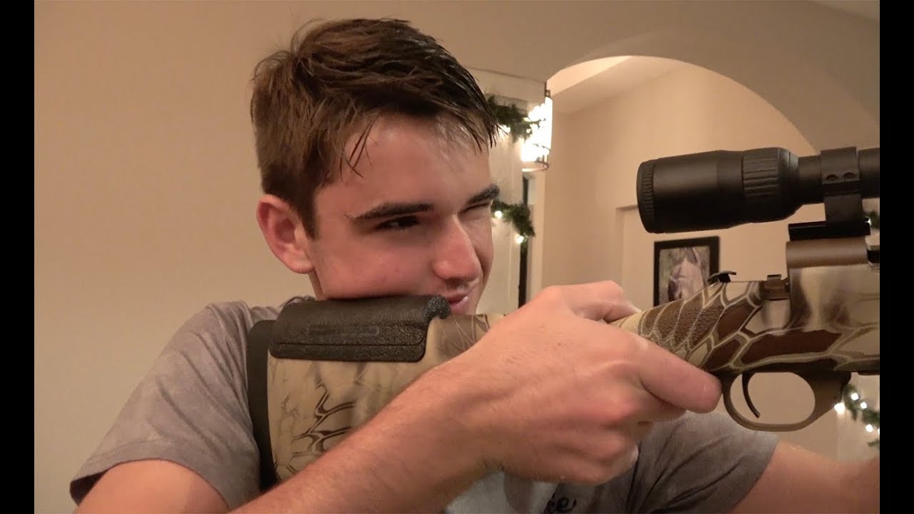 Customizing a Rifle! GodaGrip!