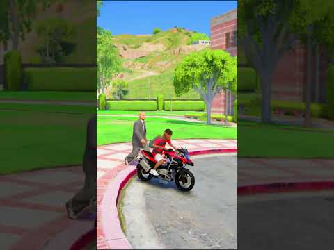 DERRUBEI O DIRETOR NO GRAU DE MINI MOTO KKKKKKK #shorts  #gta5 #gta