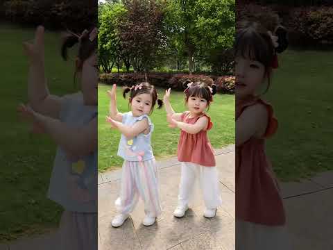 你<strong>笑</strong>的甜蜜蜜#萌娃跳舞#萌娃搞<strong>笑</strong>日常#甜蜜蜜#人类幼崽成长计划 #萌娃跳舞 #cute #baby #人类幼崽