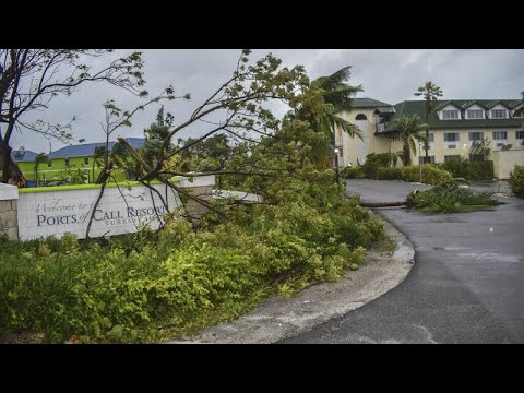 شاهد: إعصار فيونا يكتسب قوة أكبر ويتحول لإعصار من الفئة الرابعة