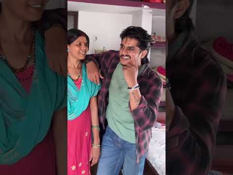 Aaj toh bach gye 🫰 #mrmontyy #dance #ytshorts #reactionvideo #song