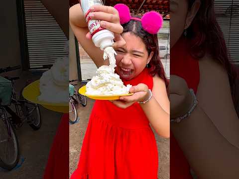 Corri pra não levar a torta na cara 🤣 #funny #shorts