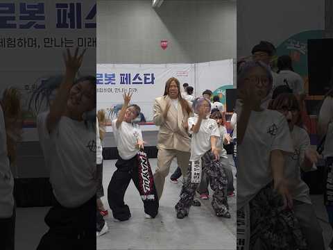 <strong>오지헌</strong> 삼촌 번호주세요!#춤추는곰돌 #춤추는곰돌의랜덤댄스 #댄스 #dance #music #fyp #afstarz #kpop #six #번호 #<strong>오지헌</strong> #챌린지 #수원 #오요태