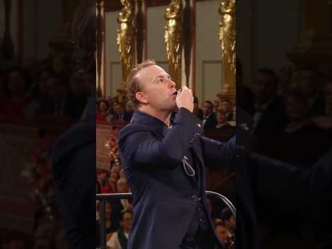 whistling away on the notes of the Copenhagen Steam Railway Galop ✨#shorts #nyc #2026 #orchestra