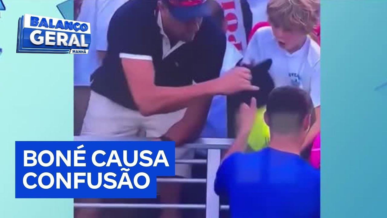 Milionário se desculpa por pegar boné que tenista queria dar para criança