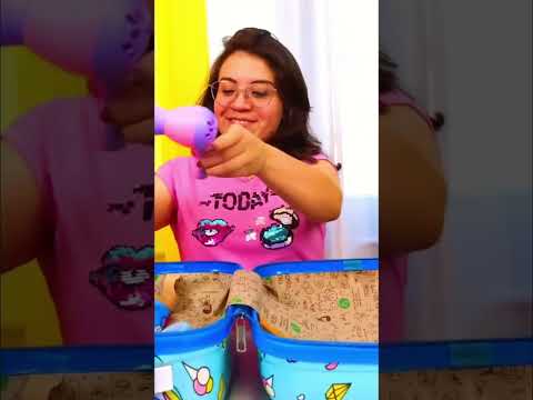 La sirena y el hada ayudan a Wendy a prepararse para las vacaciones