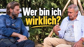 Vom Highperformer zum Aussteiger: Marc Freukes beim Psychologen auf der Couch. 