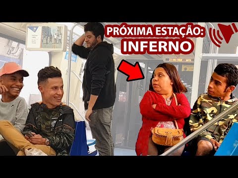 COLOQUEI A VOZ DO GOOGLE NO METRÔ E TROLLEI TODO MUNDO!