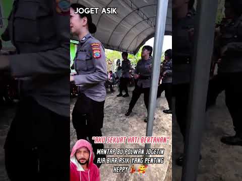 Mantap Bu Polwan Jogetin aja biar asik Yang penting Heppy #shorts #dance #hiburan