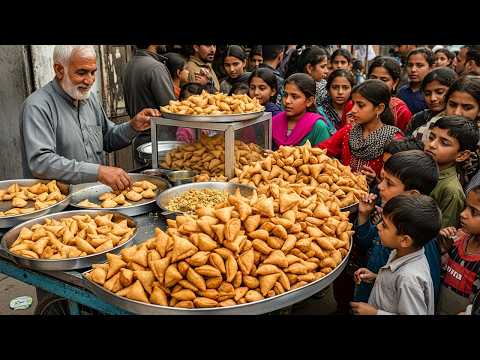 Karachi's Legendary SINDHI SAMOSA CHAAT | Father-Son Serving Samosa Chaat for 25 Years | Street Food