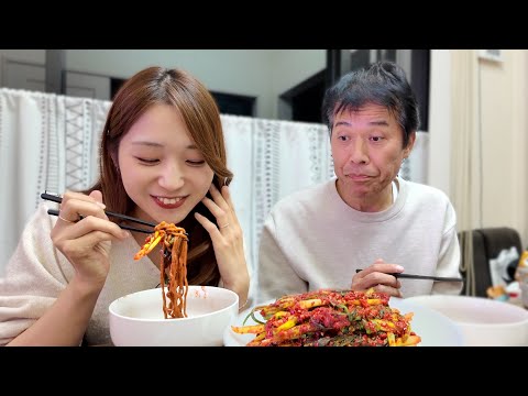 한국여행 이후 파김치에 푹 빠져있는 일본장인어른 앞에서 짜파게티 조합을 보여드렸더니..