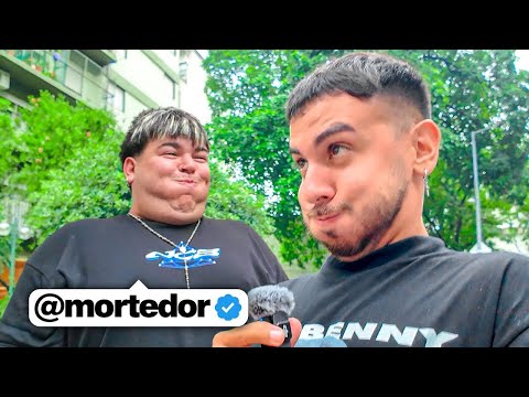 ACTUร NORMAL QUE VIENE UNA MUJER