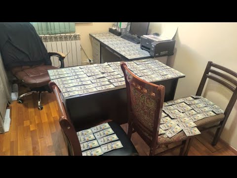 Экс-чиновник из Кара-Суу принес взятку в 15 тысяч долларов