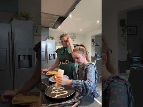 Après-midi crêpe en famille !!🤣🤣