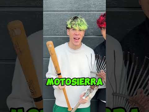 Mi AMIGO OCULTA que hay un ZOMBIE en CASA!