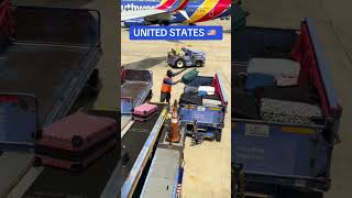 THIS IS CHINA: Baggage handling comparison #china #airport