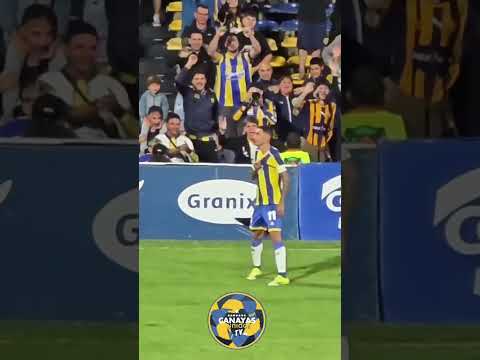 EL SUEÑO DEL PIBE... QUE DI MARÍA TE ABRACE ASI!!!!  #dimaria #joaco #futbol #rosariocentral