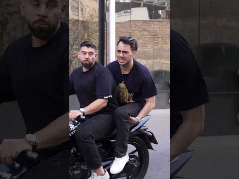 وقتی رفیقت موتور سواره 😂