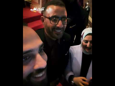 أنا واقف لحد ما يبان لي صاحب😅.. طرائف النجم أحمد السقا في مهرجان الأفضل