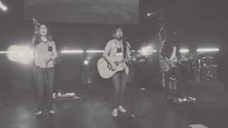 Visión Juvenil -  Hay Una Unción, Ven Y Toma El Trono, Te Exalto, Más El Dios [Medley]