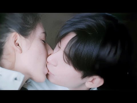 霸總直接從灰姑娘嘴裡叼奶糖貪婪吸吮！#love #romanticdrama