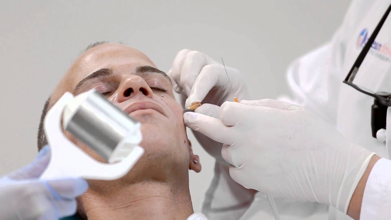 Cosmetic treatment procedure in a clinical setting.