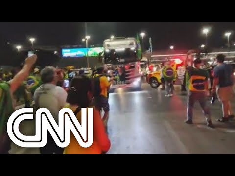 Manifestantes protestam na Esplanada dos Ministérios | AGORA CNN