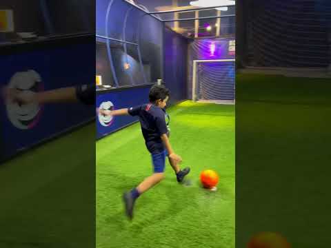 Impossível fazer gol no goleiro robô