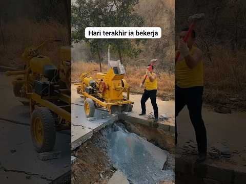 Mesin mahal ini dirusak oleh pekerja yang sedang emos1