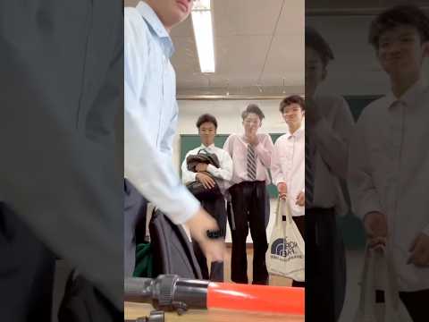 أغرَبُ ما أَحضَرهُ الطلّابُ إلى المدرسة!😮😂 #shorts