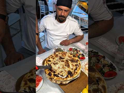 İncik Güveci Görünce Yüzü Güldü !